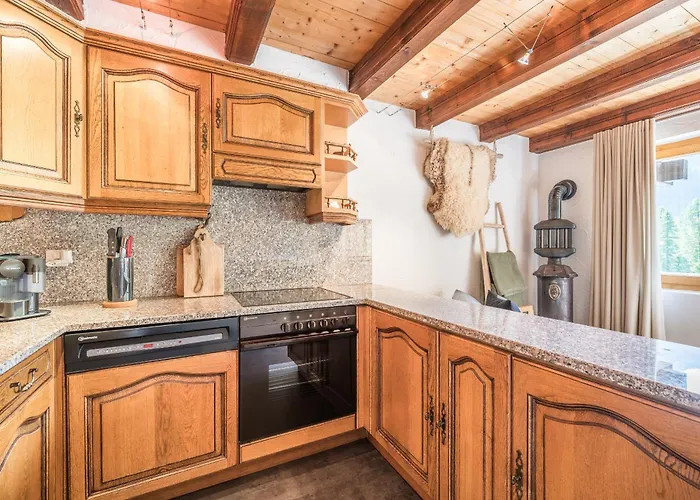 Mirador Auf Der Sonnenterrasse Von Saas-Fee